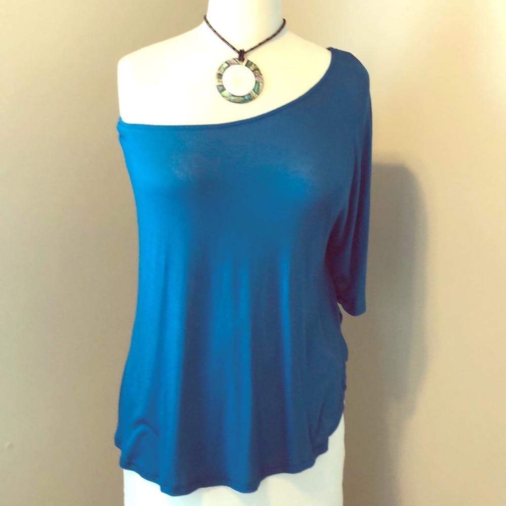 💥Color Me Red Off Shoulder Carribean Bkue Top